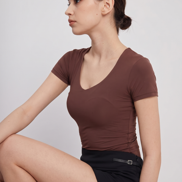 Das Liora V-Ausschnitt-T-Shirt