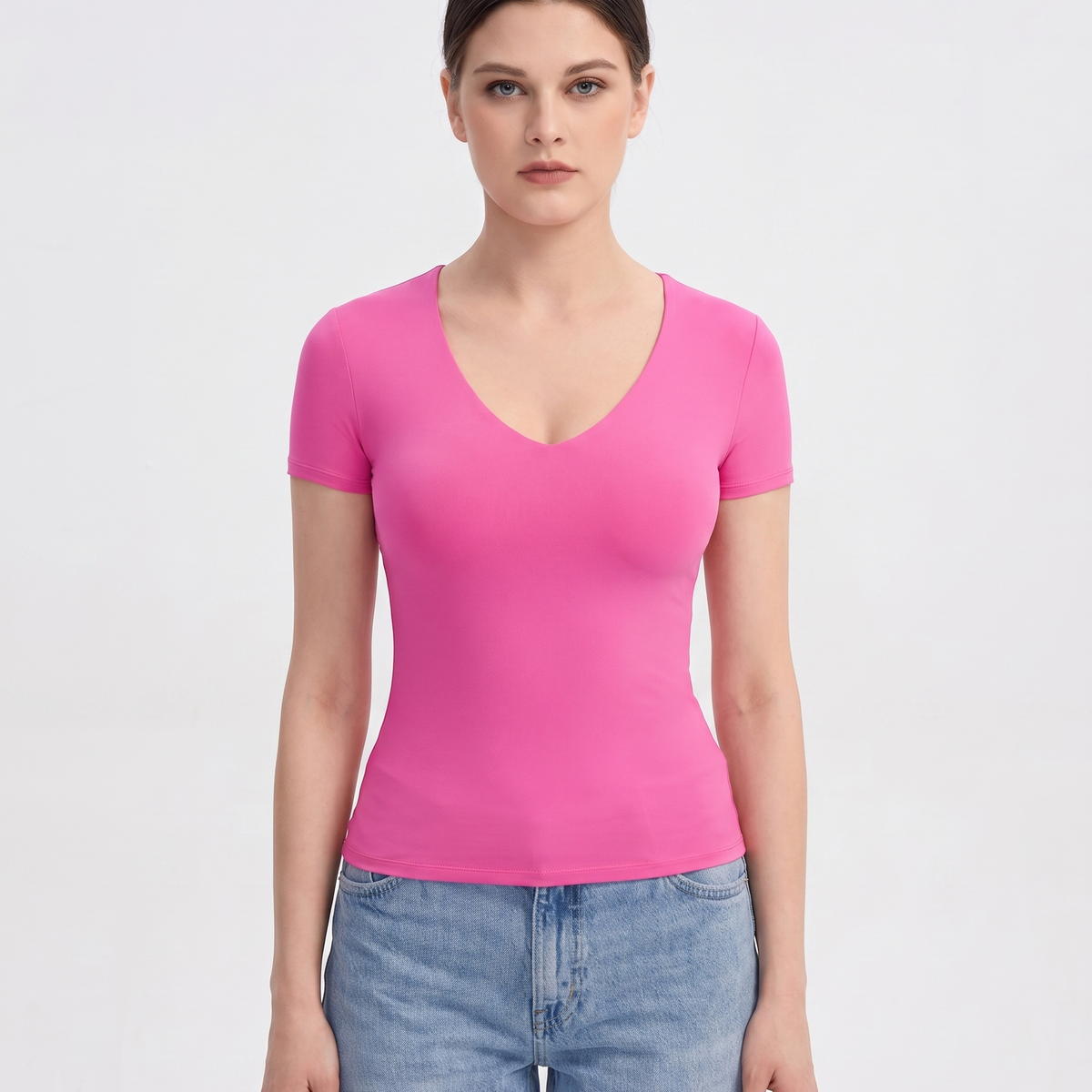 Das Liora V-Ausschnitt-T-Shirt