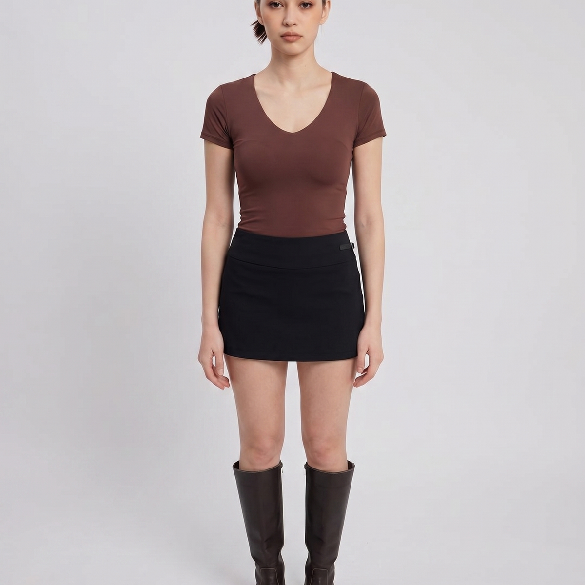 Das Liora V-Ausschnitt-T-Shirt